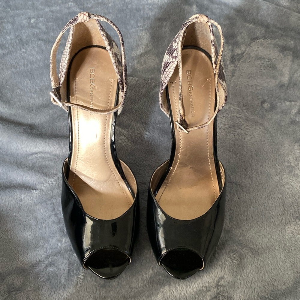 BCBG Generation reptile patent heels sz 10B